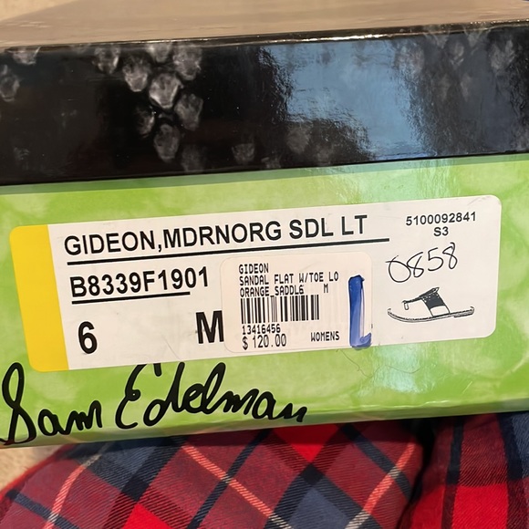 Sam Edelman Gideon sandal. Size 6 - Picture 3 of 3